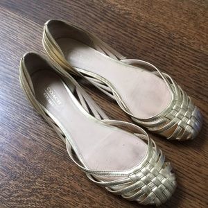 Coach ballerina shoes in gold